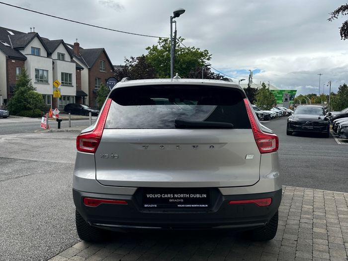 Volvo EX40 2026