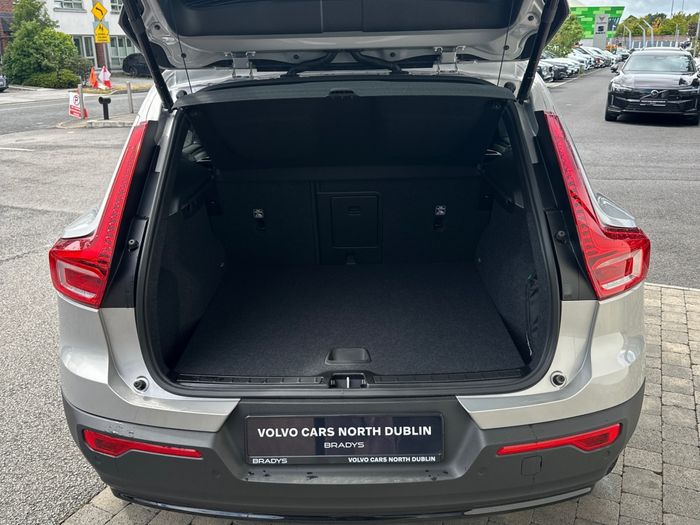 Volvo EX40 2026