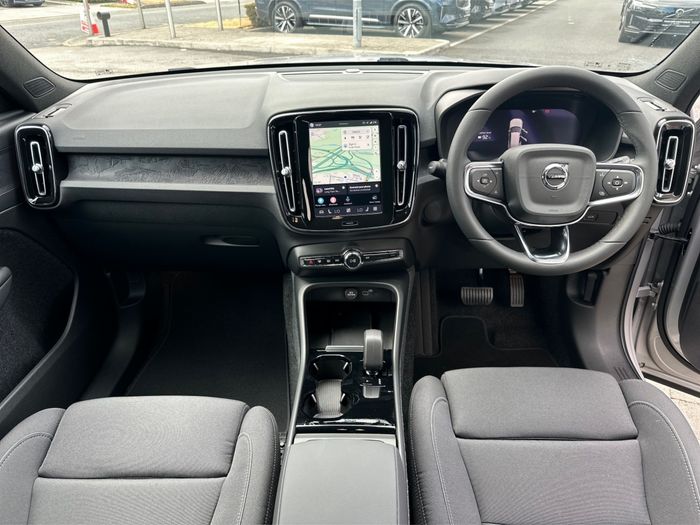 Volvo EX40 2026