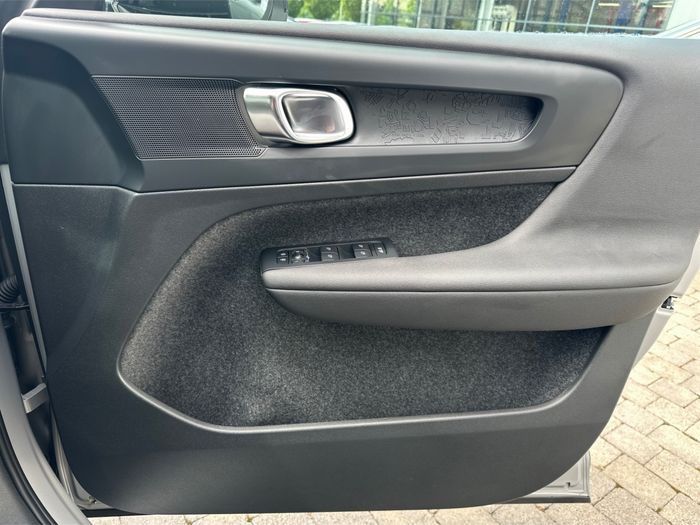 Volvo EX40 2026
