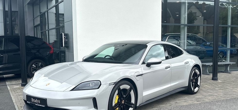 Porsche Taycan 2025