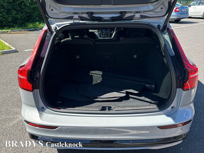 Volvo V60 2025