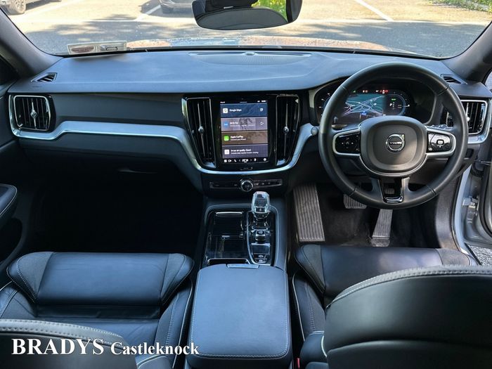 Volvo V60 2025