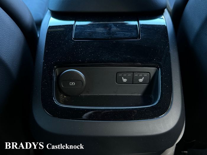 Volvo V60 2025