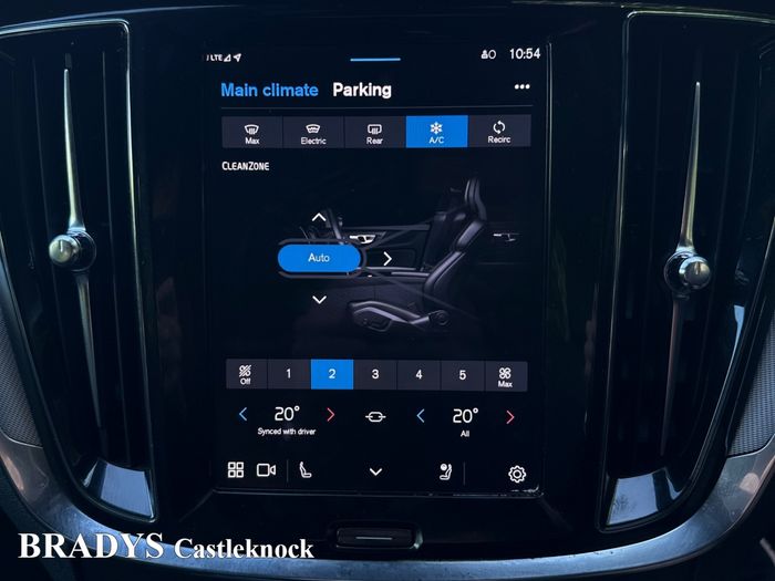 Volvo V60 2025