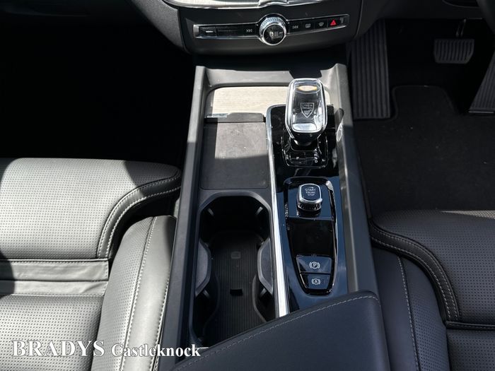 Volvo XC60 2025