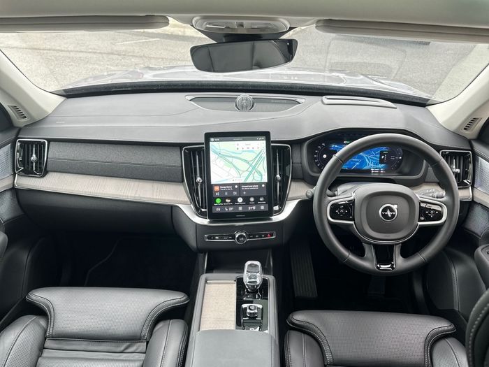 Volvo XC90 2025