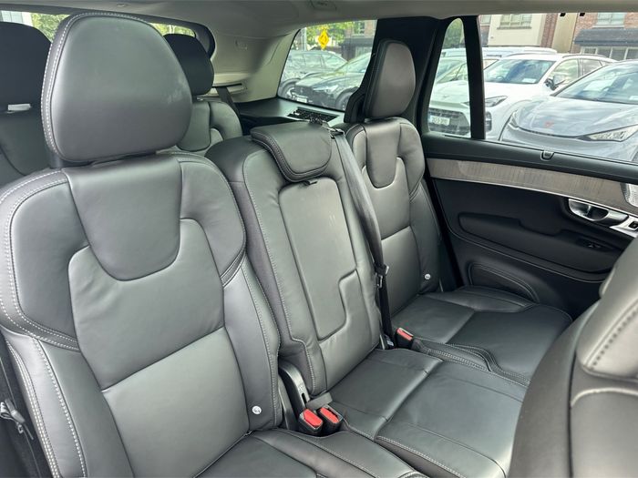 Volvo XC90 2025