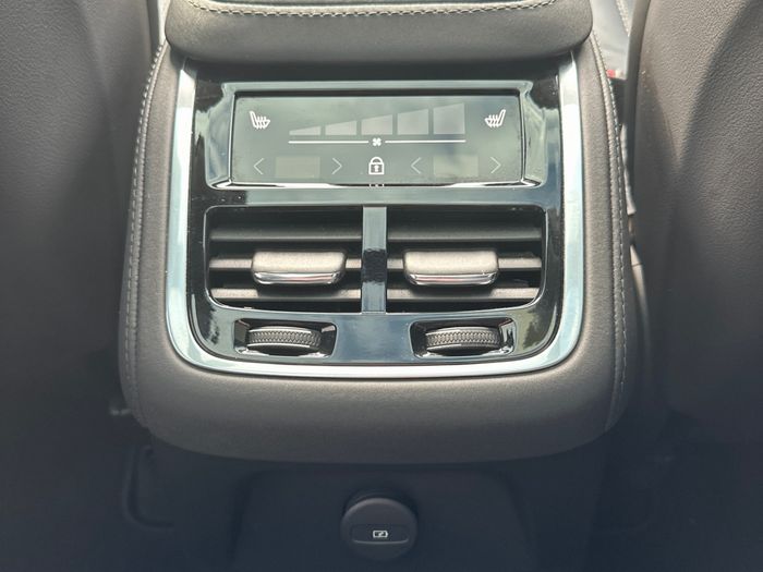 Volvo XC90 2025