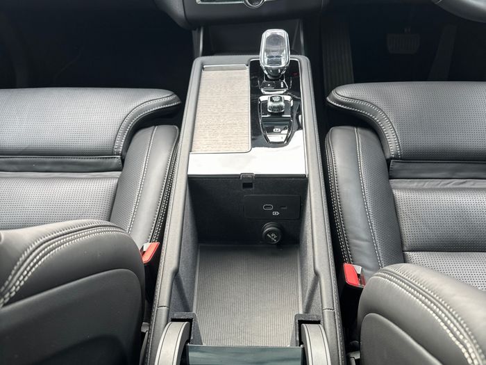 Volvo XC90 2025