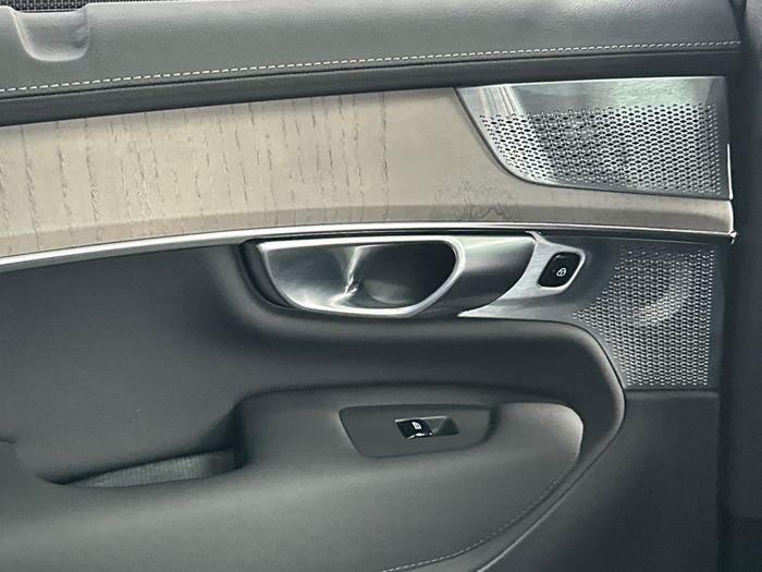 Volvo XC90 2025