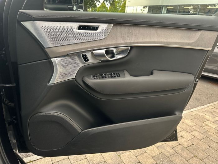 Volvo XC90 2025