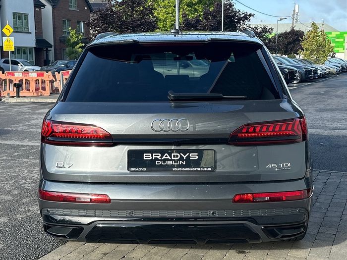 Audi Q7 2023