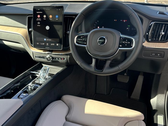 Volvo XC60 2026