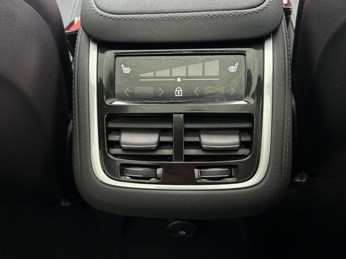 Volvo XC90 2025