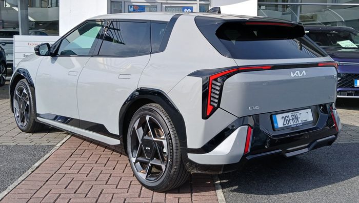 Kia EV4 2026