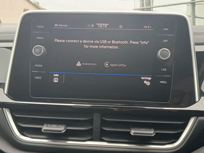 Volkswagen T-Roc 2024