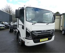 Isuzu NPR 2026