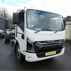 Isuzu NPR 2026