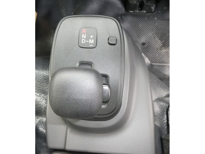 Isuzu NPR 2026