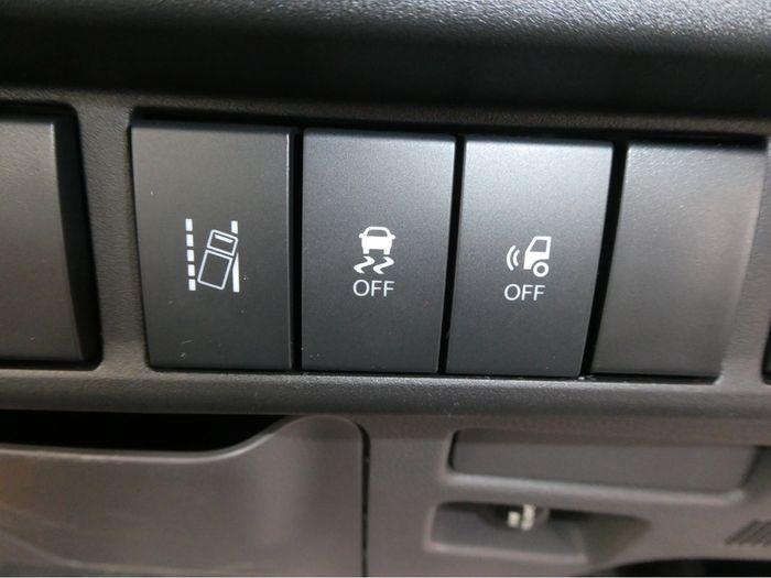Isuzu NPR 2026