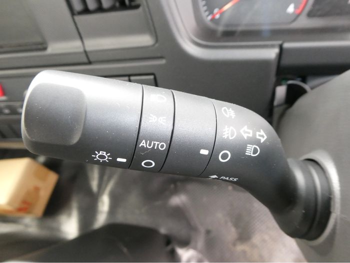 Isuzu NPR 2026