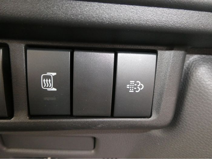 Isuzu NPR 2026