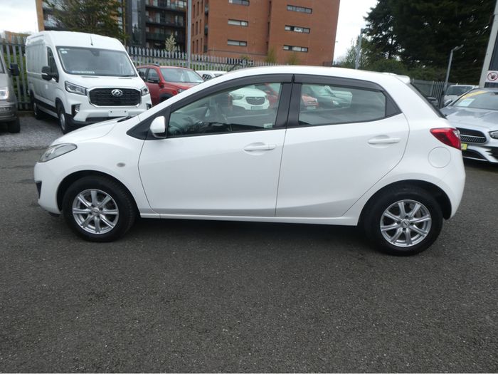 Mazda Demio 2013