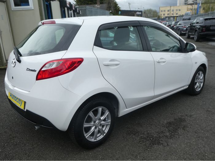 Mazda Demio 2013