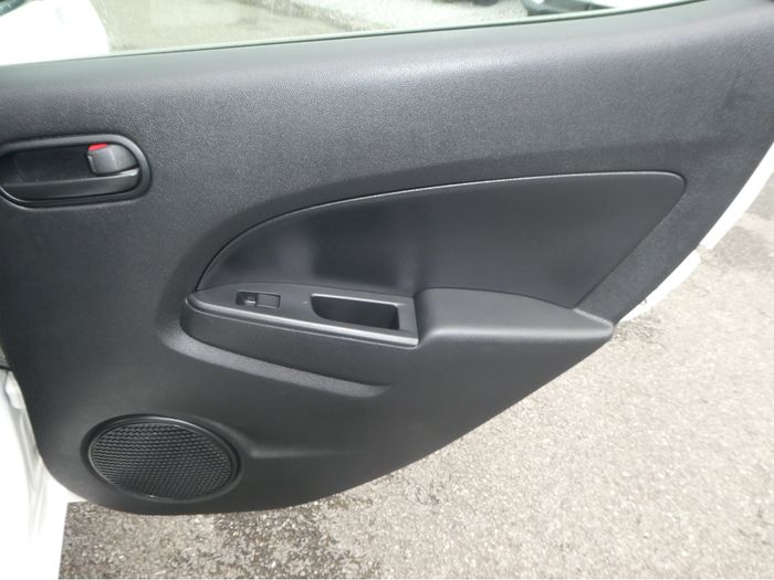 Mazda Demio 2013