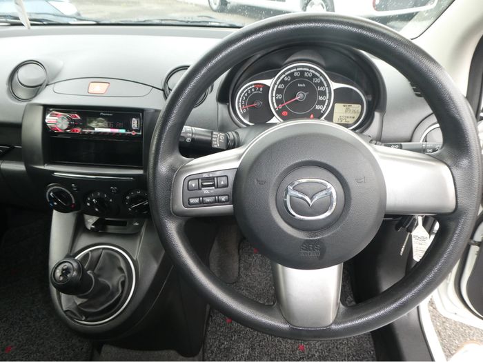 Mazda Demio 2013