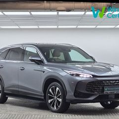 MG HS 2025
