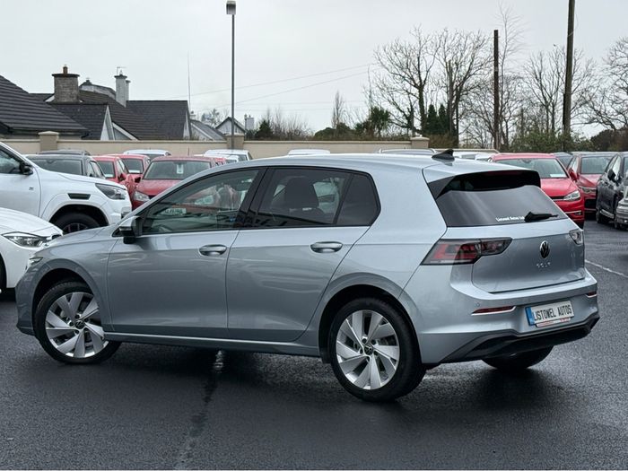Volkswagen Golf 2025