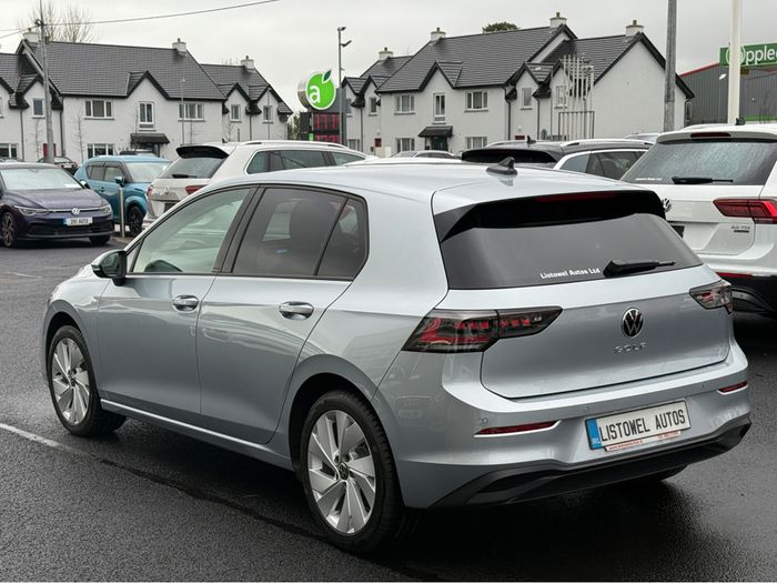 Volkswagen Golf 2025