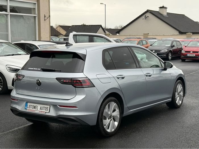 Volkswagen Golf 2025
