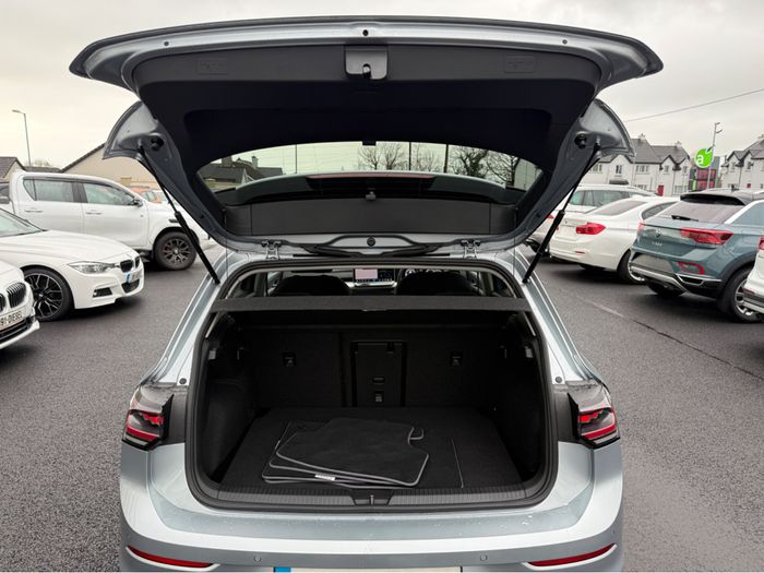 Volkswagen Golf 2025