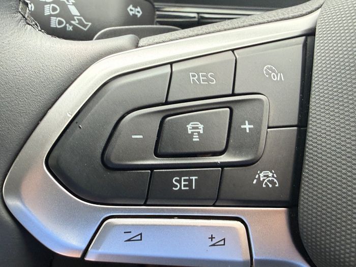 Volkswagen T-Roc 2024