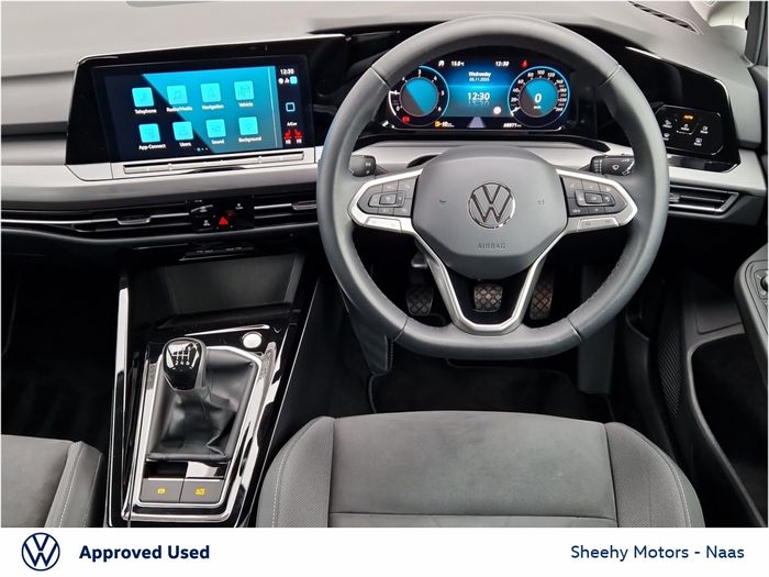 Volkswagen Golf 2024