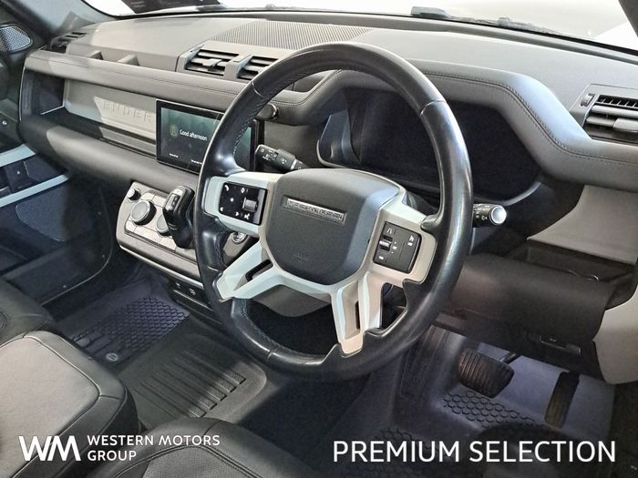 Land Rover Defender 2024