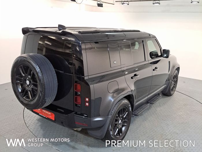 Land Rover Defender 2023
