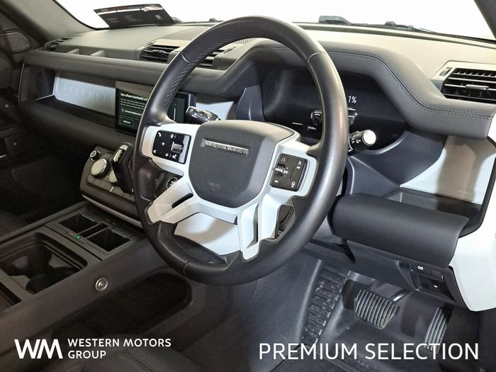 Land Rover Defender 2023