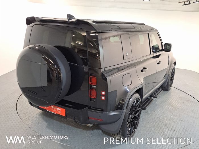 Land Rover Defender 2023