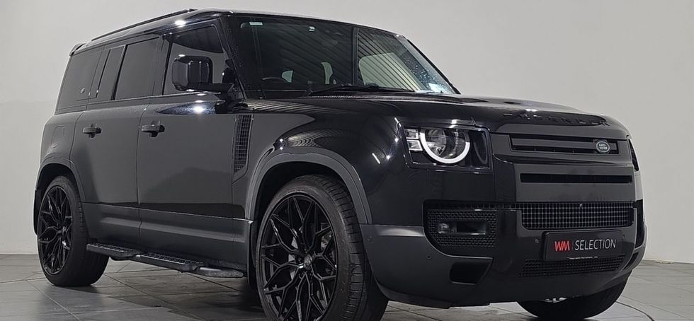 Land Rover Defender 2023