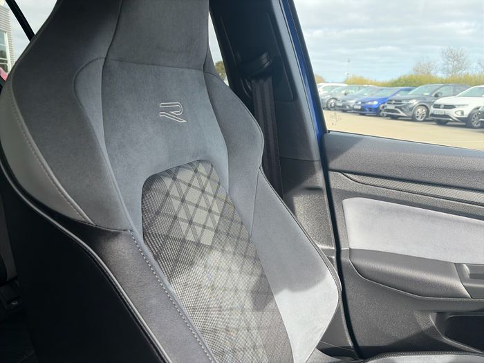 Volkswagen Golf 2024