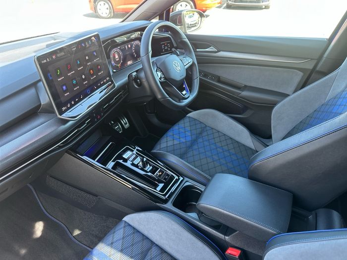 Volkswagen Golf 2025