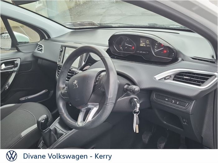 Peugeot 208 2016