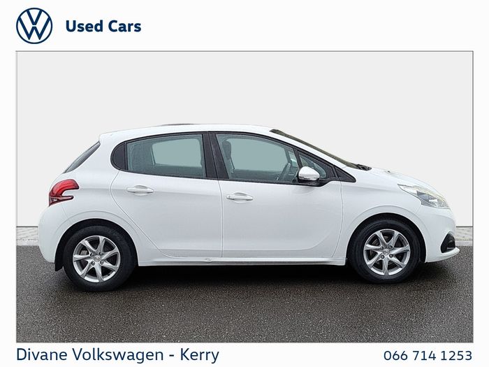 Peugeot 208 2016