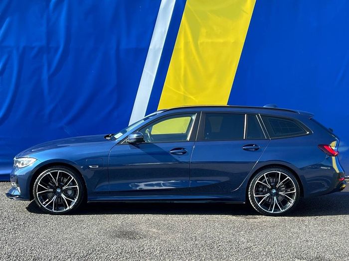 BMW 3 Series 2022