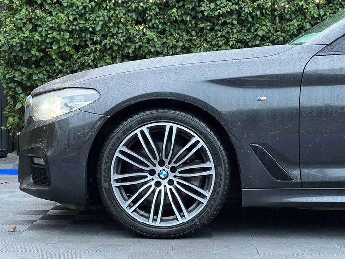 BMW 5 Series 2019