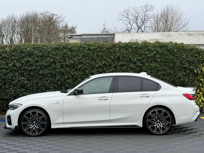 BMW 3 Series 2021